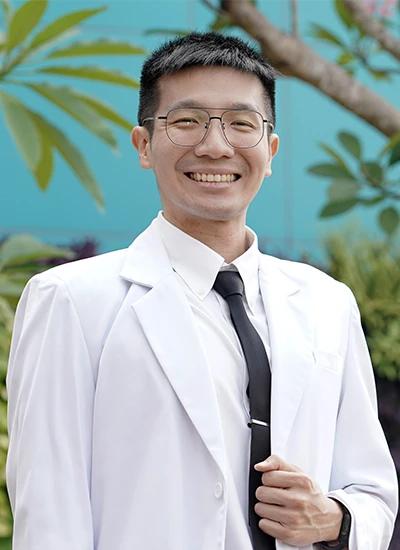 dr. KEVIN TRIANGTO, Sp.KFR