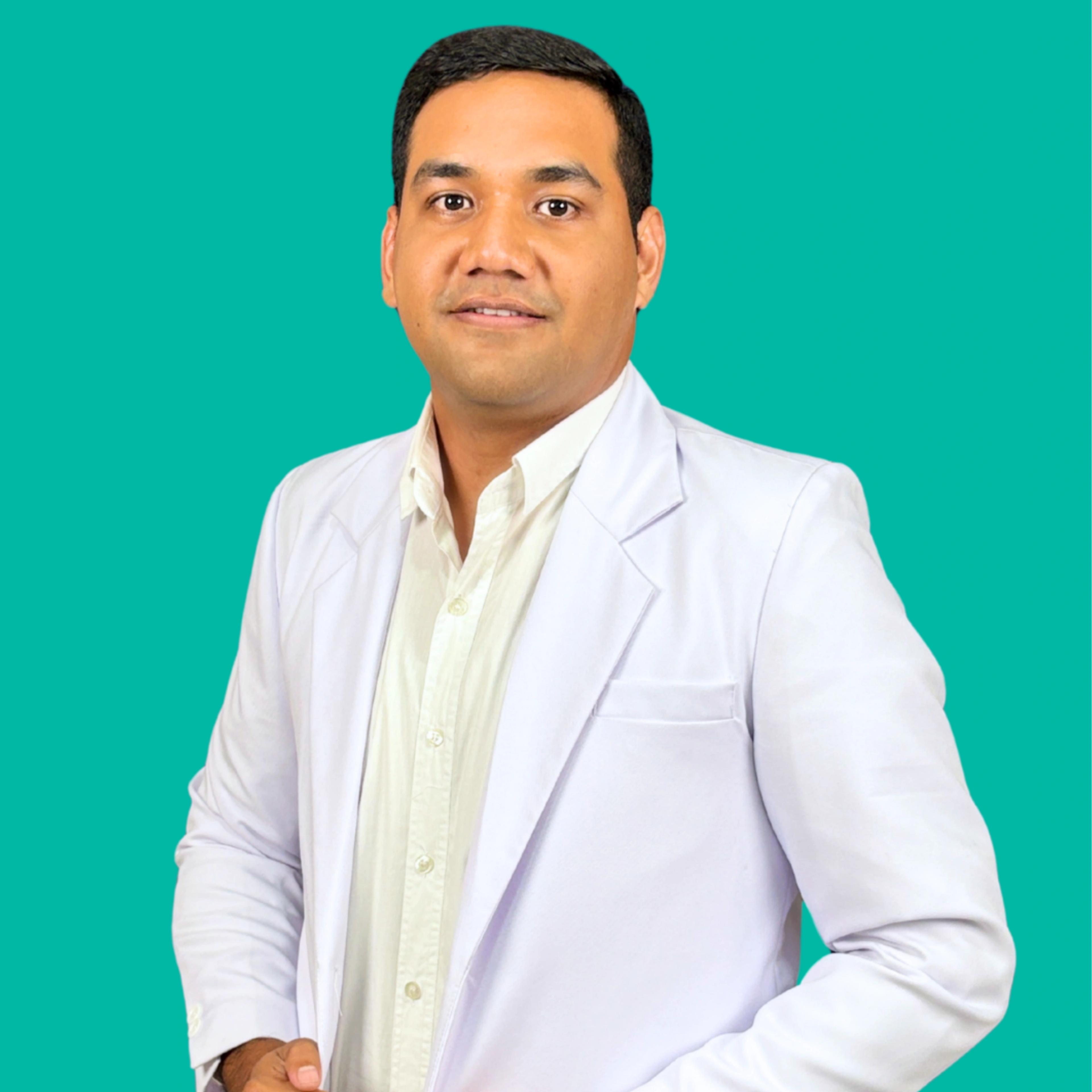 dr. Norbert Riko Savio Monekaka