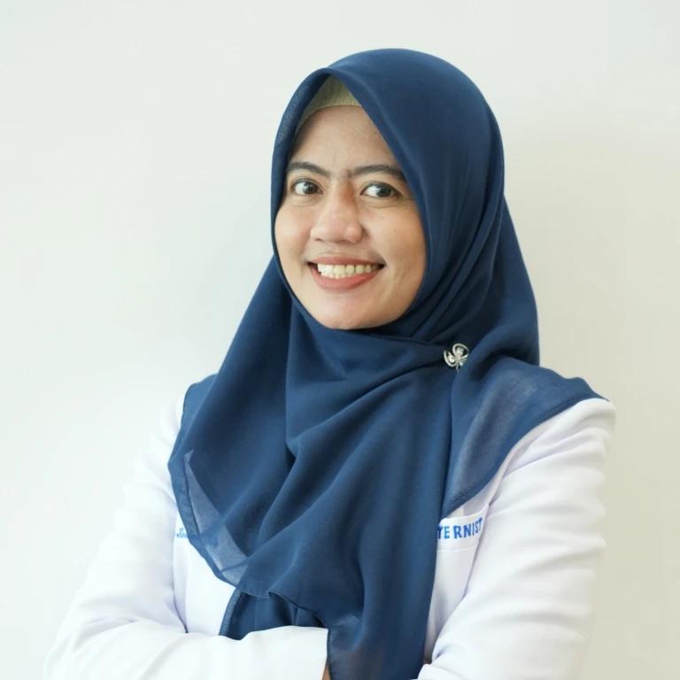 dr. Iswina Reniarti Baharuddin, Sp.PD