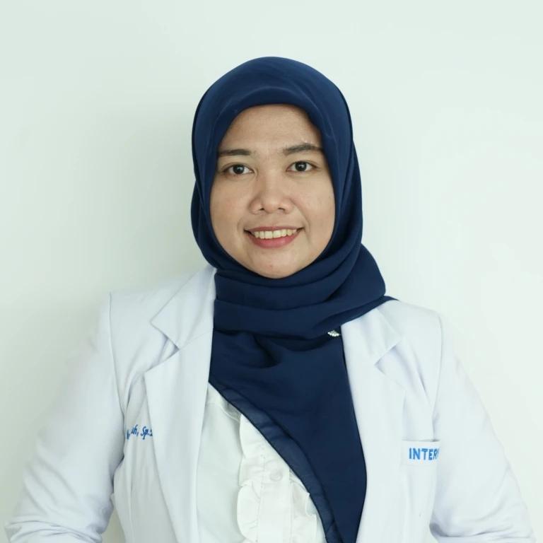 dr. Muthmainnah, Sp.P.D.