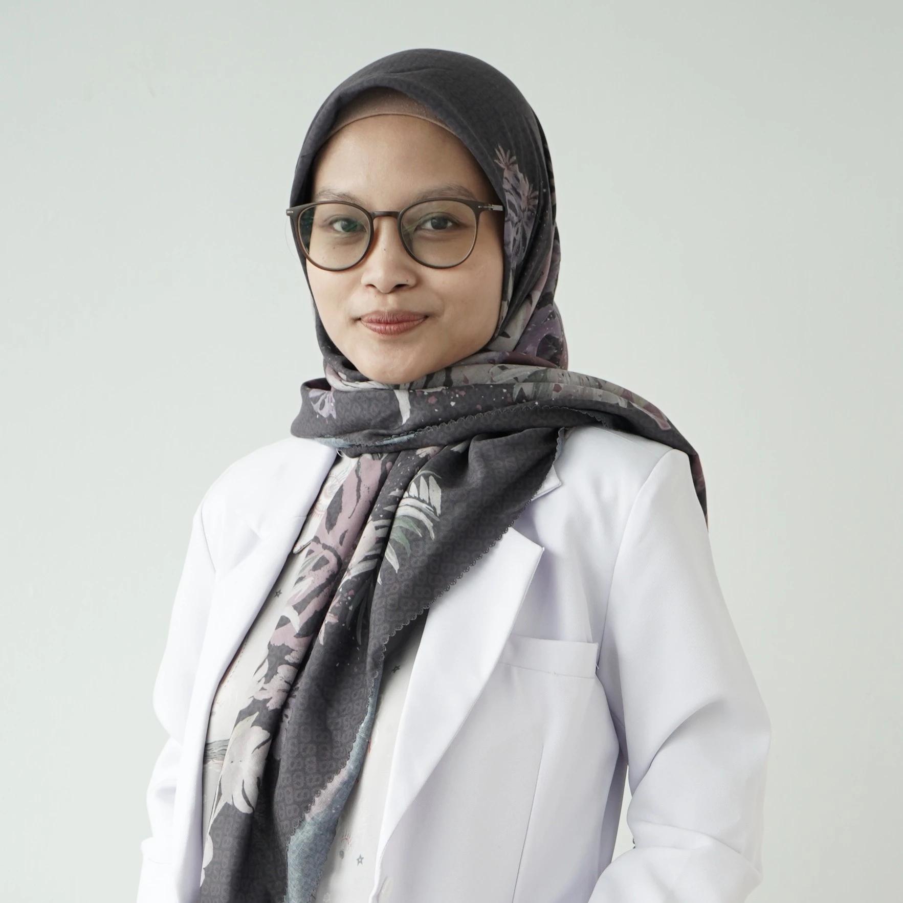 dr. Nurul Rezqi Amalia, Sp.M