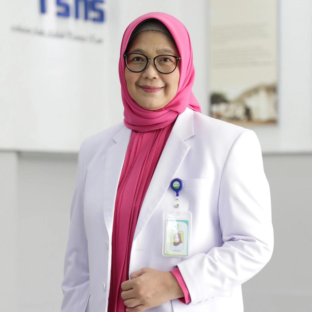 Dr.dr. Ria Bandiara, Sp.PD-KGH