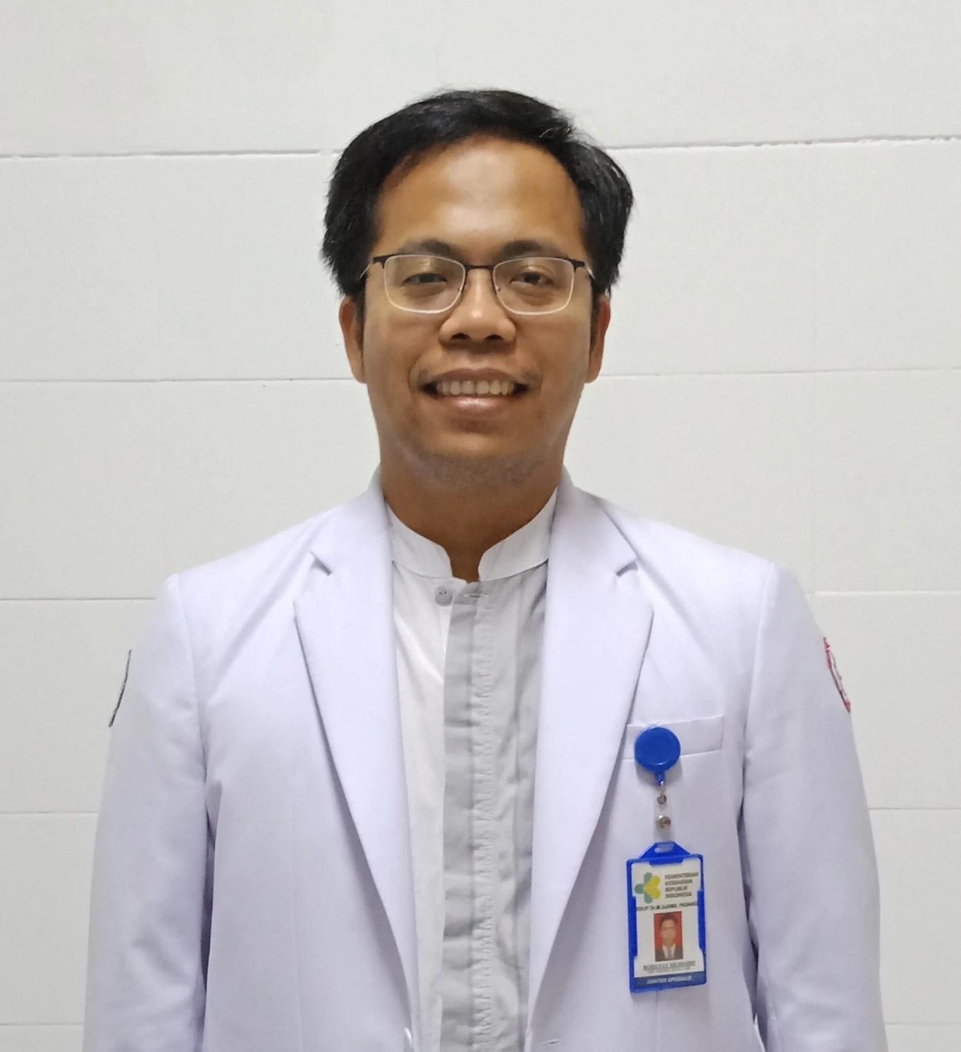 dr. Rohayat Bilmahdi Simanjuntak, SpPD-KPTI, FINASIM