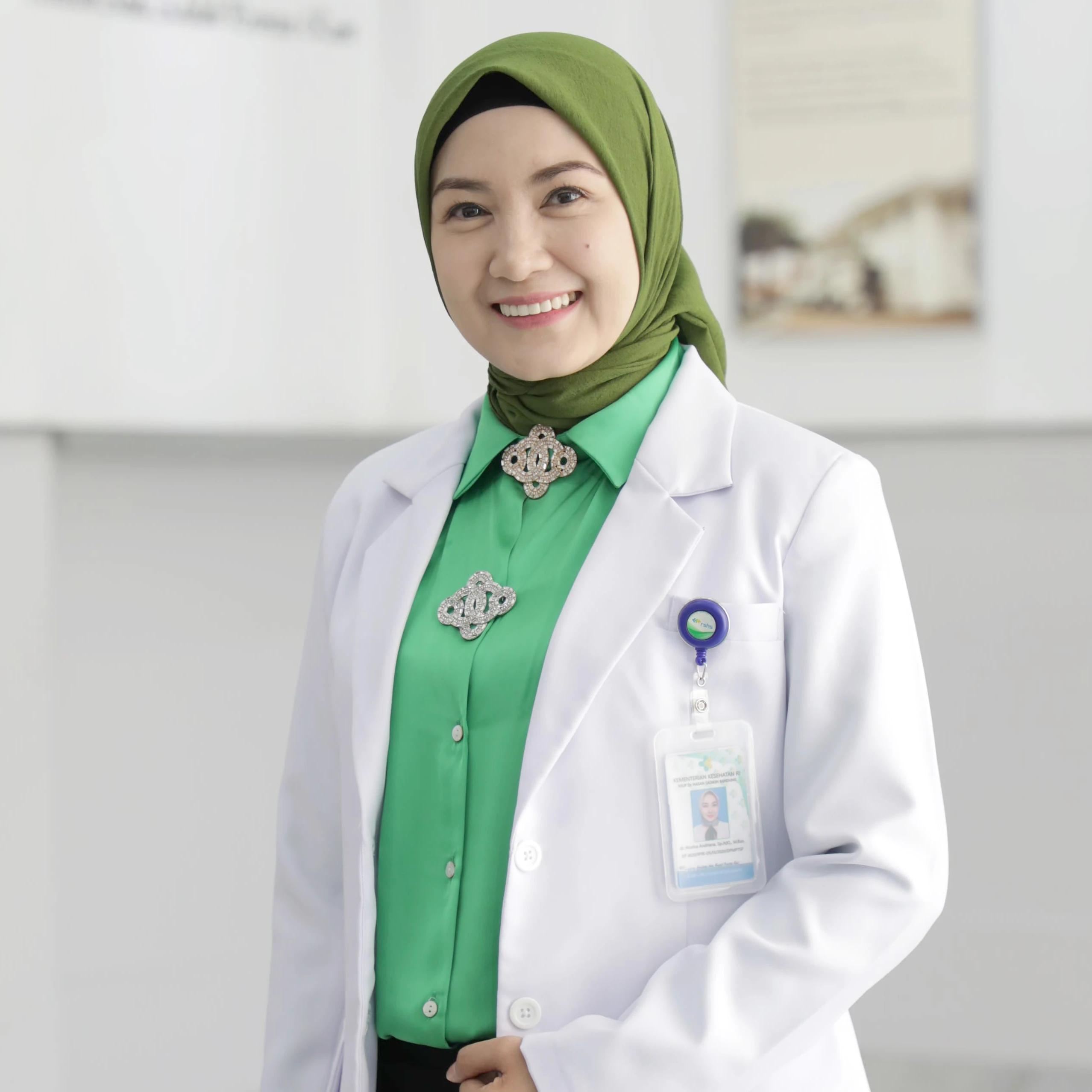 Dr. dr. Novina, Sp.A., Subsp. Endo(K)., M.Kes