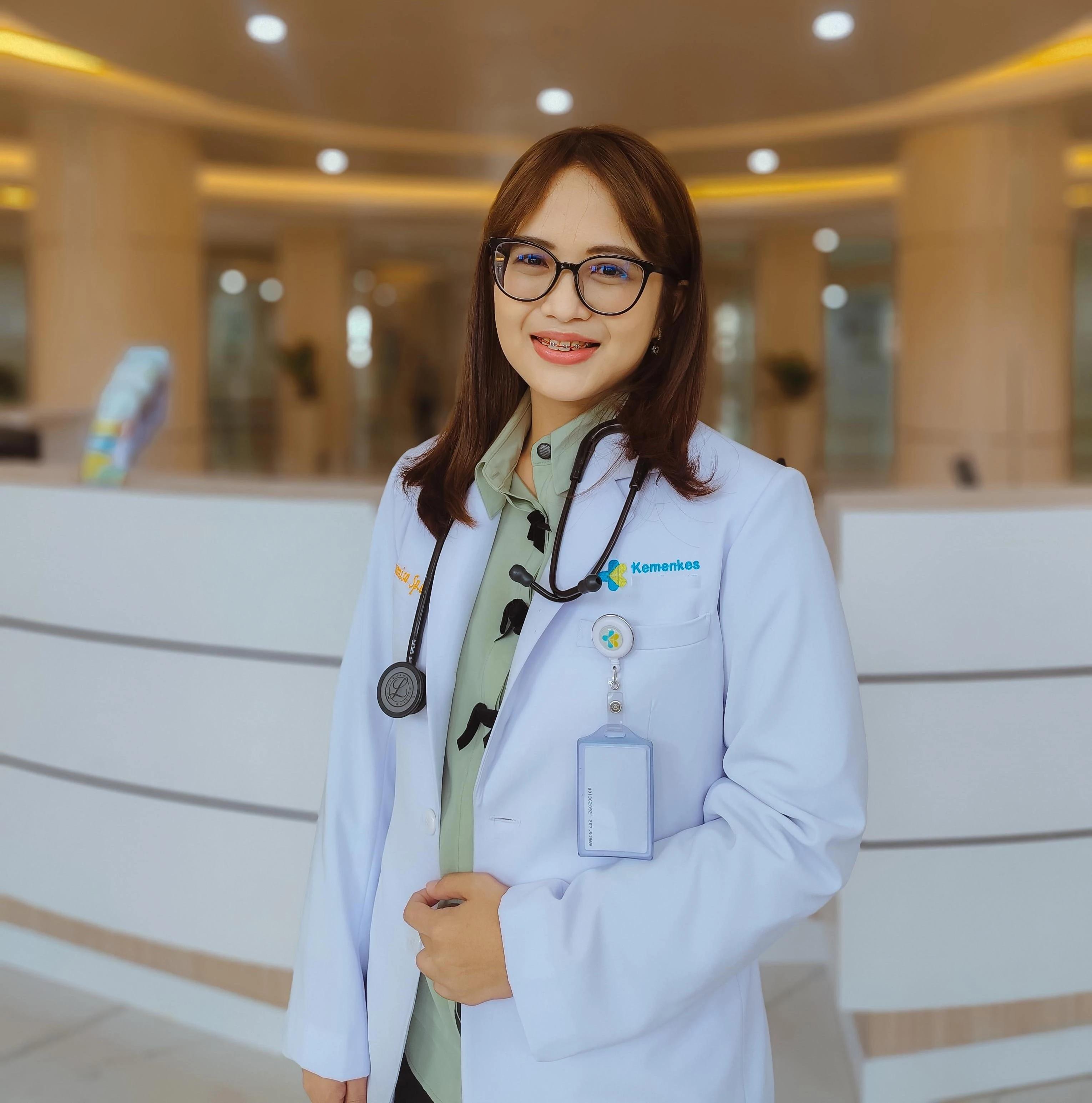 dr. Christin Natalia Kalembang,Sp.A