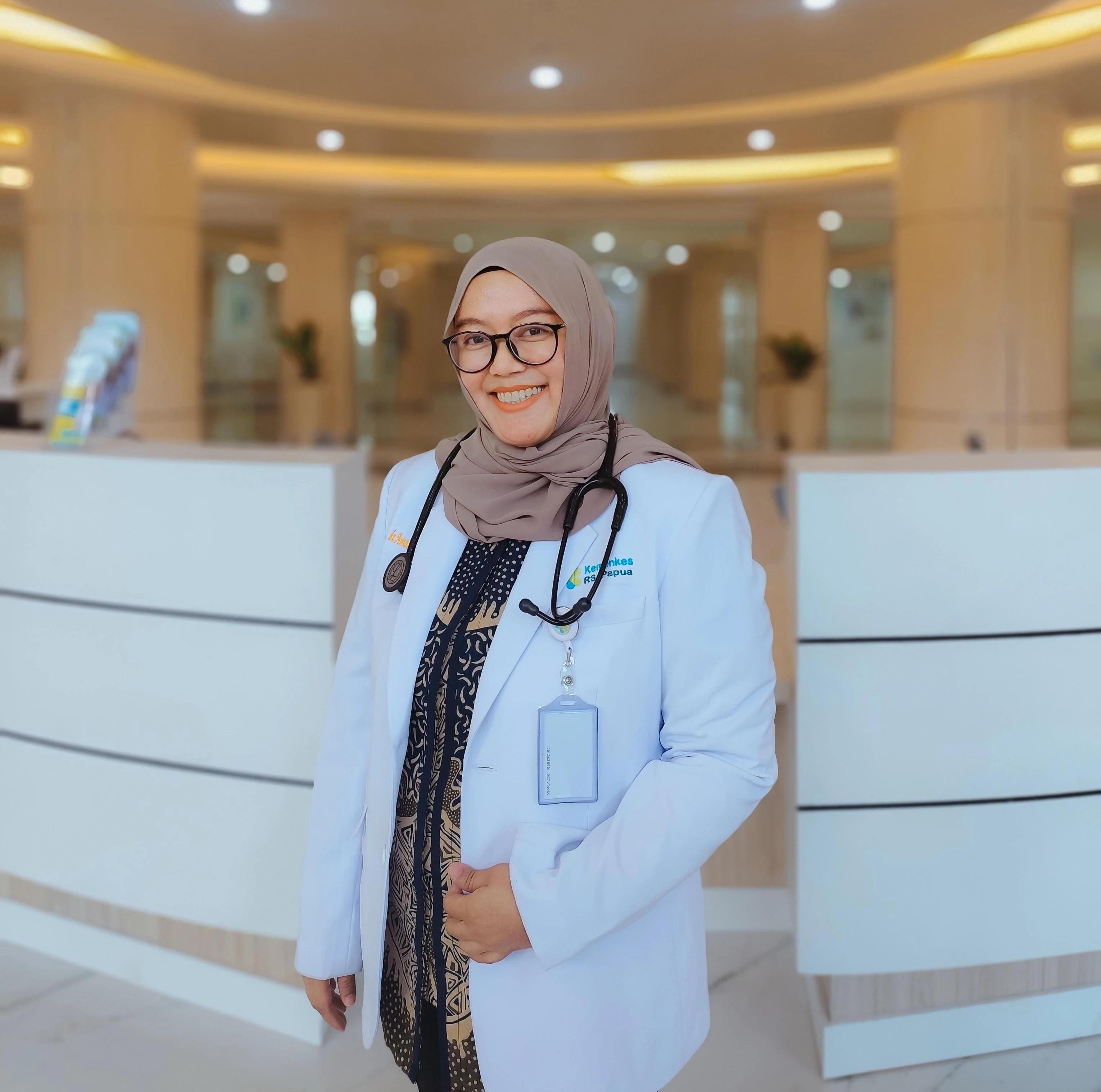 dr. Fatma, Sp.PK