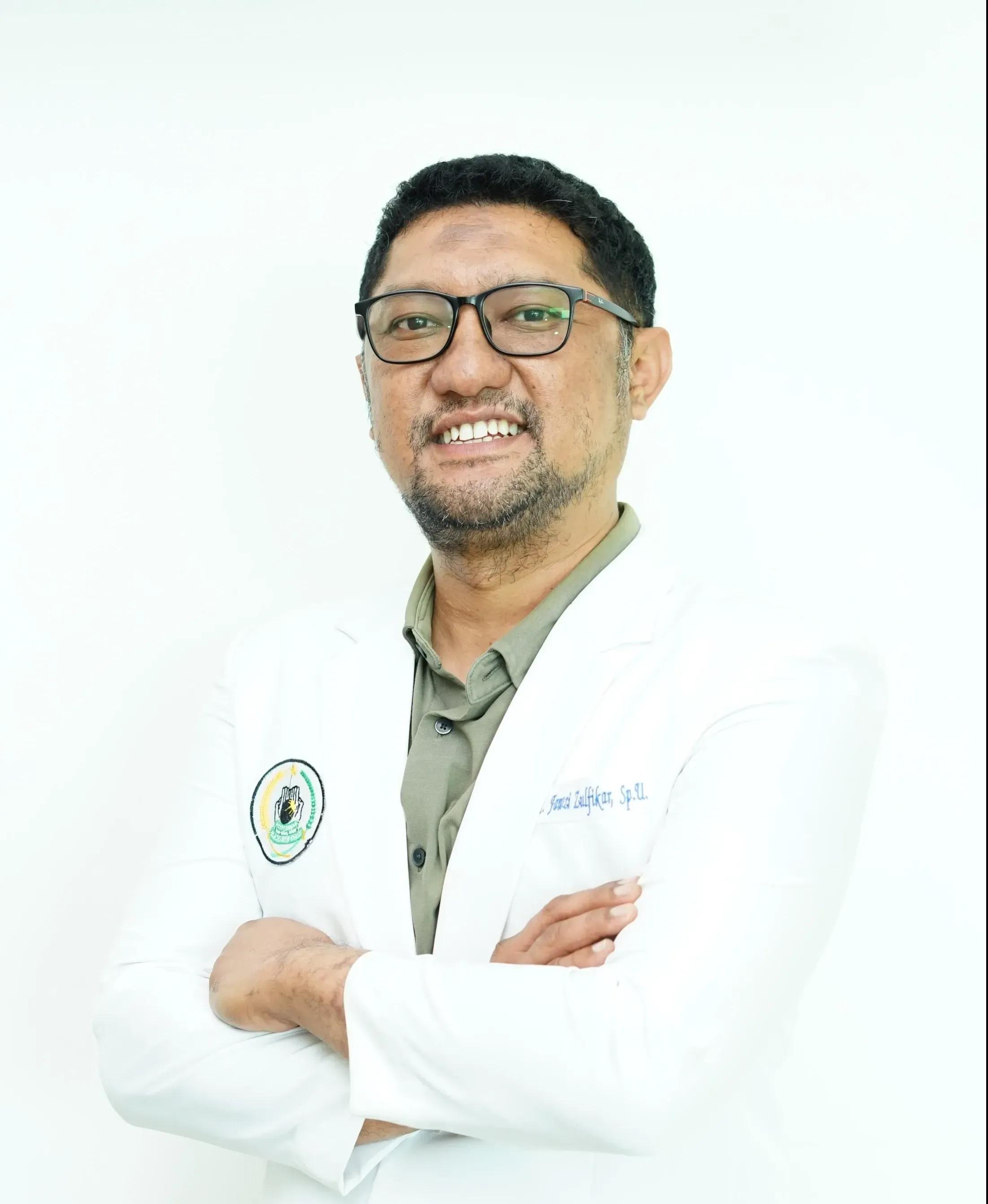 dr. BENNY MURTAZA, Sp.OT (K)