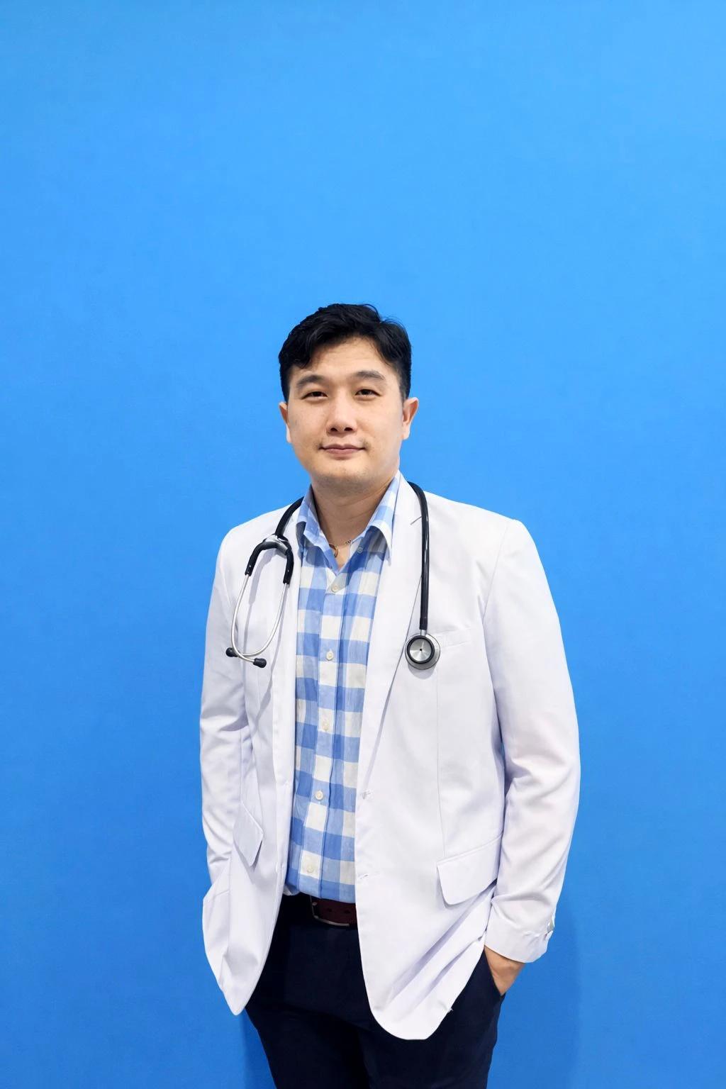 dr. Vincent Darmawan Tjiptadi, Sp.B