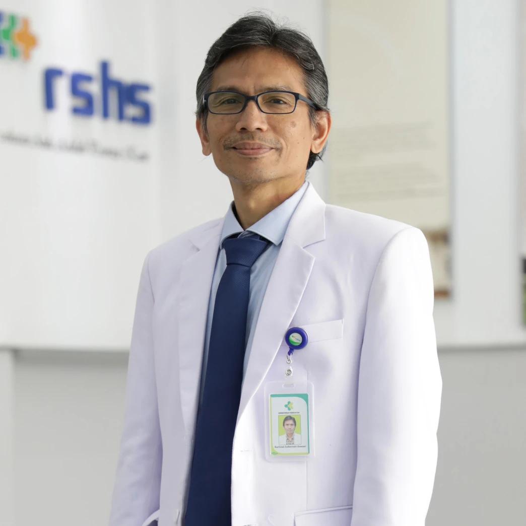 dr.  Rachmat Zulkarnain Goesasi, Sp.KFR